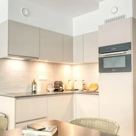 5-guest In Ostend, Steps From The Апартаменты *